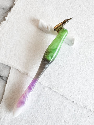 Calligraphy Pen Holder: Magnolia