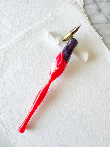 Calligraphy Pen Holder: Lovestruck