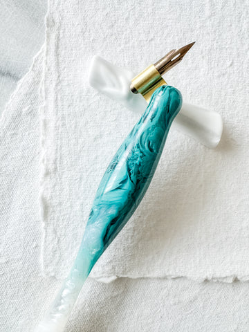 Calligraphy Pen Holder: Floating