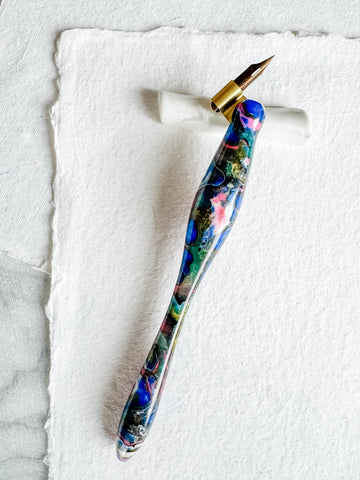Calligraphy Pen Holder: Opus