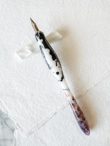 Calligraphy Pen Holder: Majesty