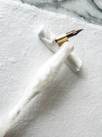 Calligraphy Pen Holder: Pearl